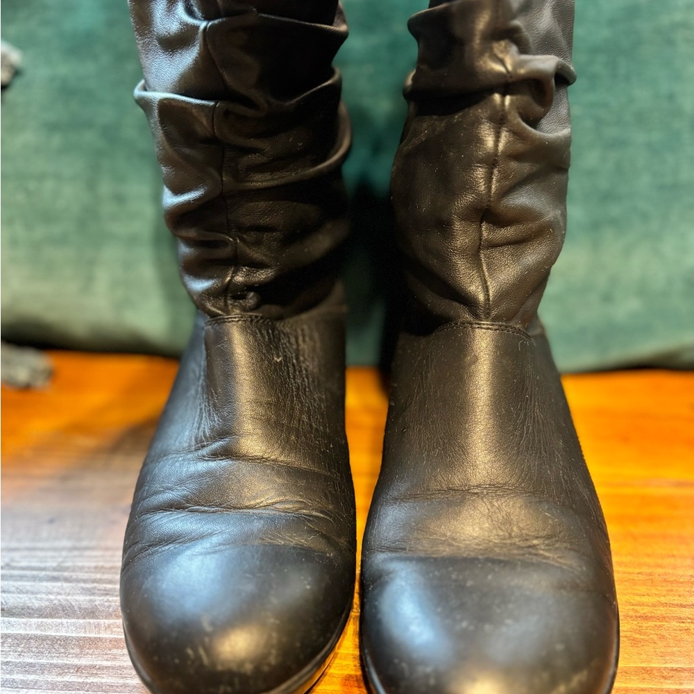 Dansko Devin Slouch Boot - Picture 3 of 8